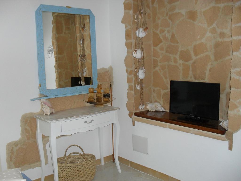 Villa Fattoria La Traccia Fertilia Habitación foto