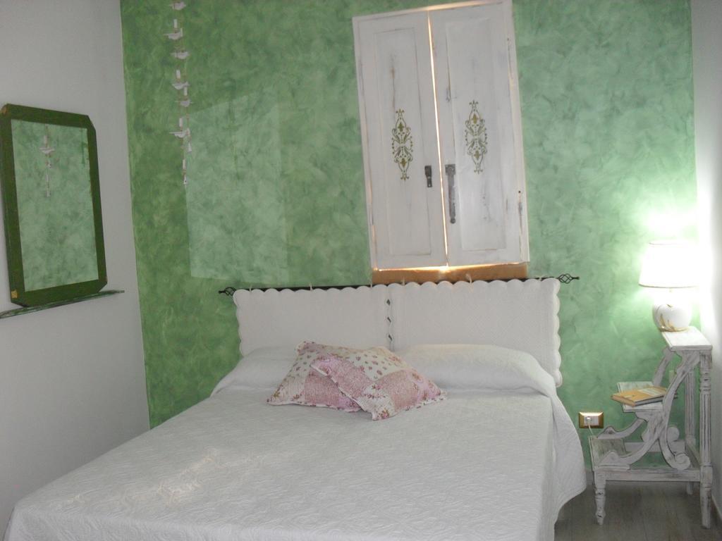 Villa Fattoria La Traccia Fertilia Habitación foto
